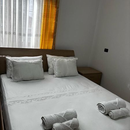 Guest House Adi Hoxha 베라트 외부 사진