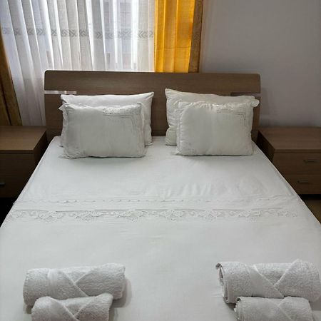 Guest House Adi Hoxha 베라트 외부 사진