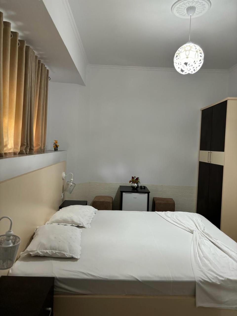 Guest House Adi Hoxha 베라트 외부 사진