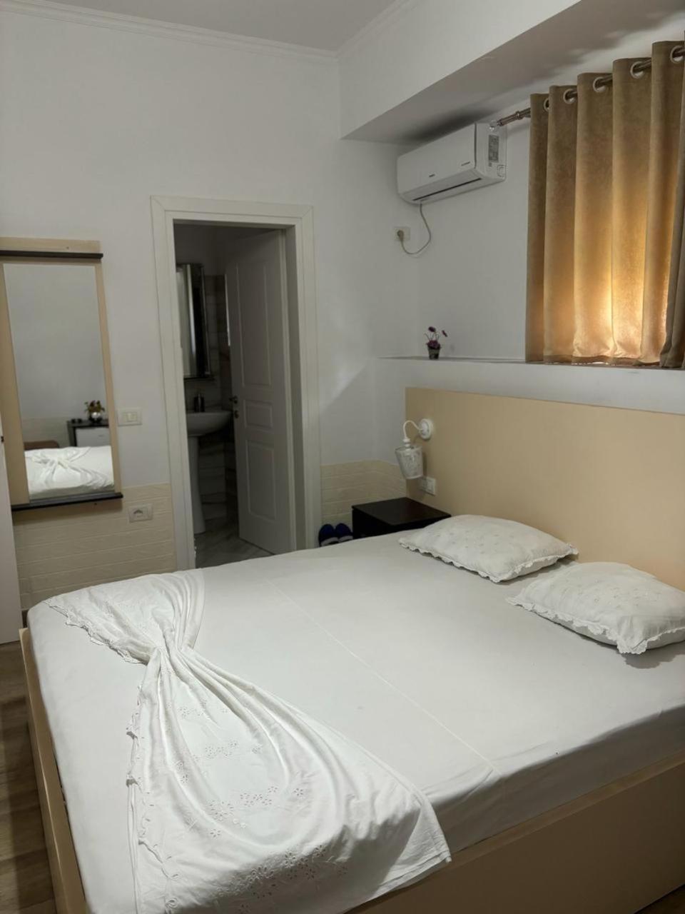 Guest House Adi Hoxha 베라트 외부 사진
