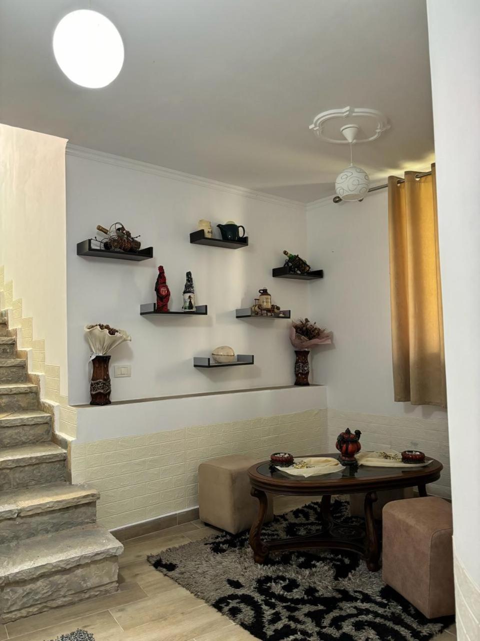 Guest House Adi Hoxha 베라트 외부 사진