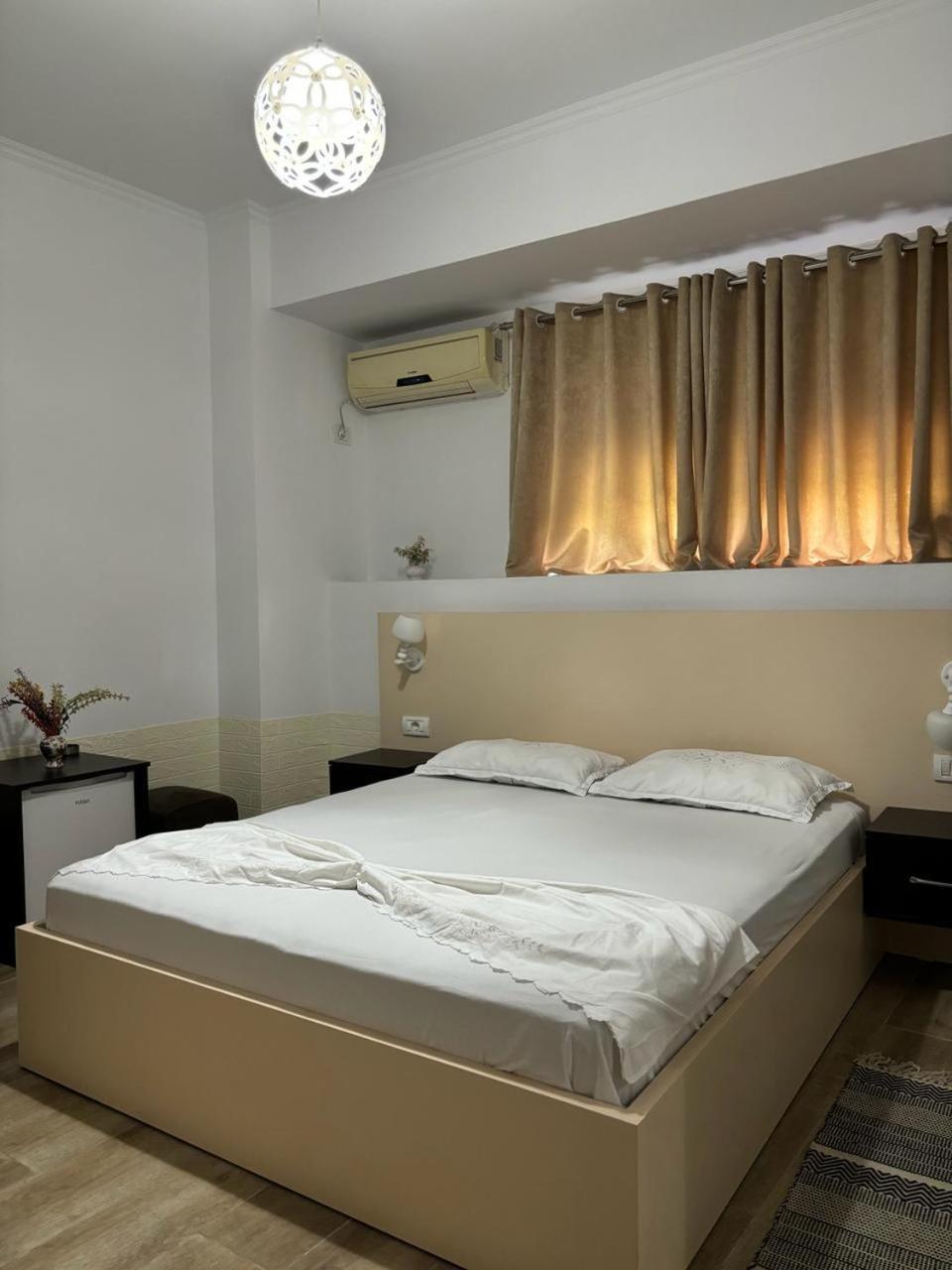 Guest House Adi Hoxha 베라트 외부 사진