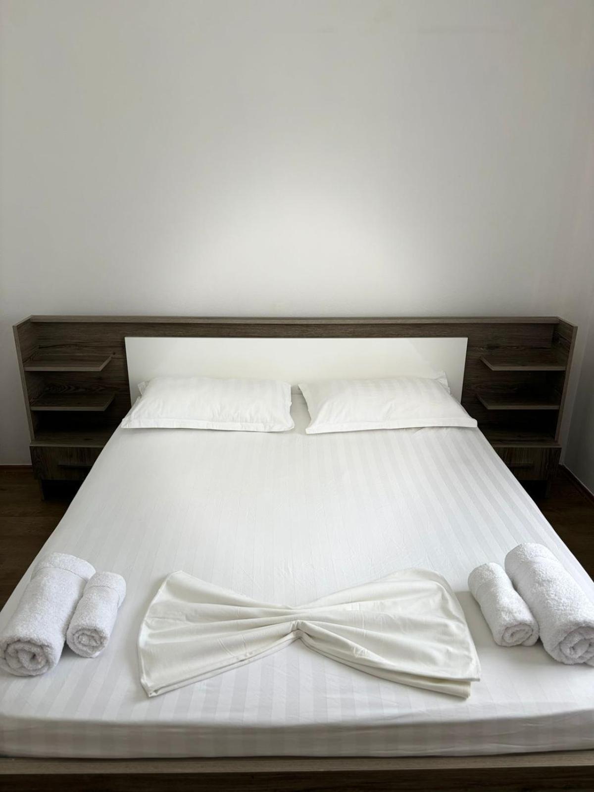 Guest House Adi Hoxha 베라트 외부 사진