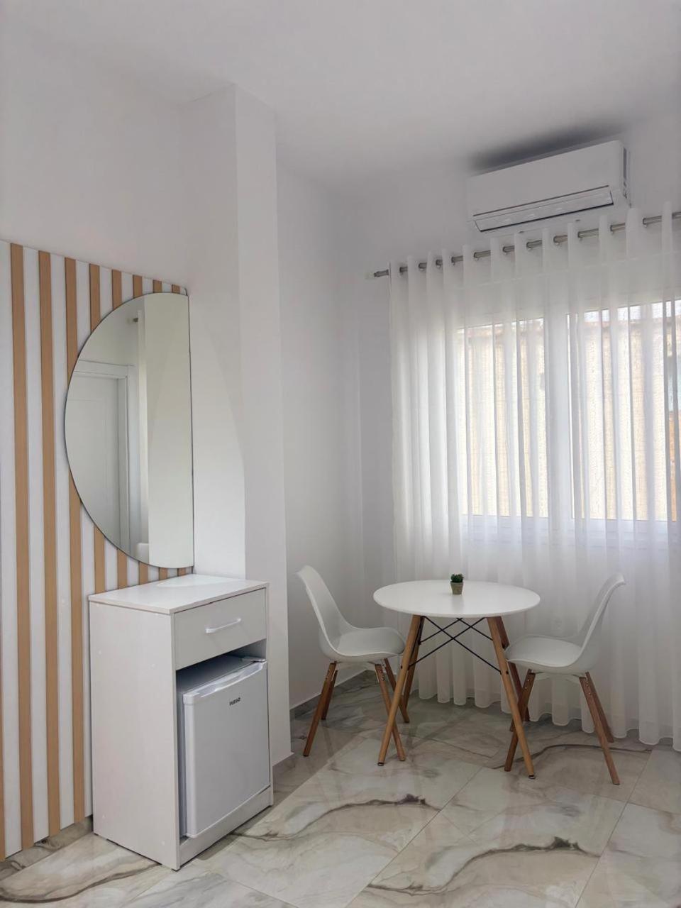 Guest House Adi Hoxha 베라트 외부 사진